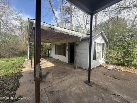 Exterior - 354 Walthall St, Grenada, MS 38901 photo 5 of 5