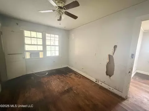 Bedroom - 354 Walthall St, Grenada, MS 38901 photo 1 of 4