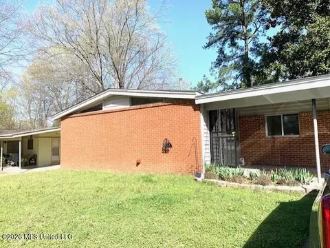 1518 Town And Country Dr, Southaven, MS 38671
