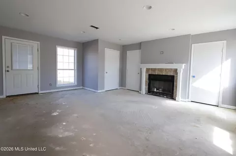 Living - 2101 NE Highway 44, Summit, MS 39666 photo 1 of 6