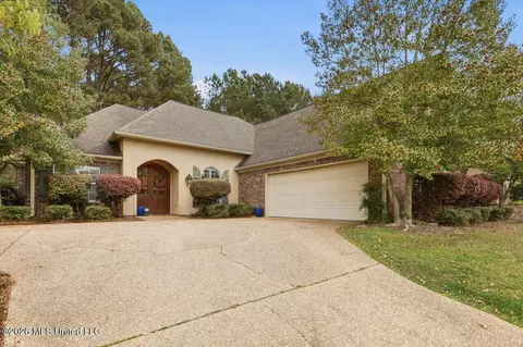137 Baileys Ridge Cir, Clinton, MS 39056
