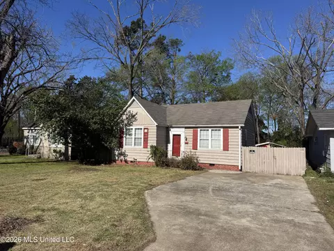 1407 Grand Ave, Yazoo City, MS 39194