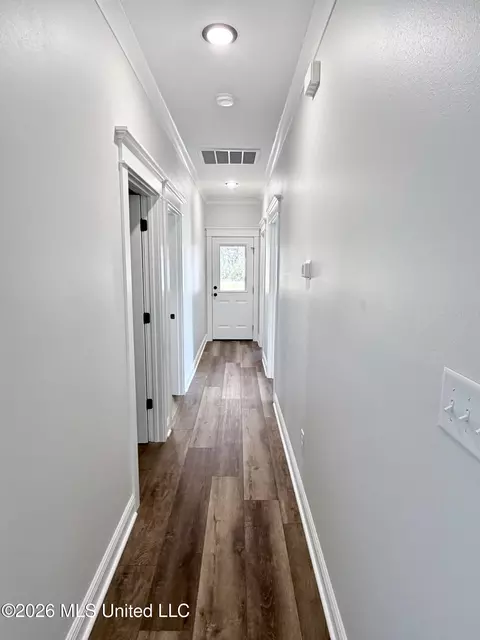 Entry Way - 210 Marshall Smith Rd, Lucedale, MS 39452 photo 2 of 2