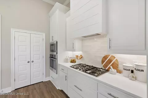 Kitchen - 140 Palace Xing, Flowood, MS 39232 photo 3 of 3