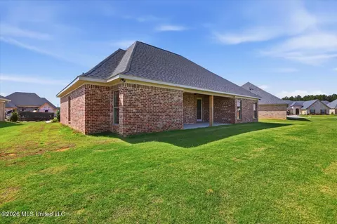 Exterior - 140 Palace Xing, Flowood, MS 39232 photo 5 of 10