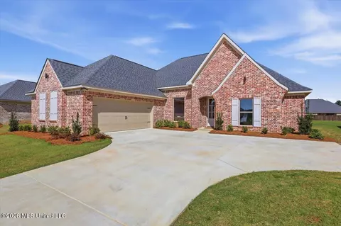 140 Palace Xing, Flowood, MS 39232