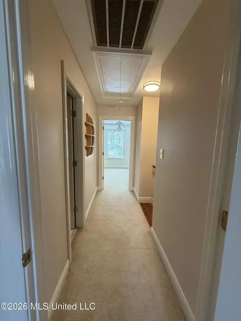 Entry Way - 5 Windsong Ct, Natchez, MS 39120 photo 2 of 2