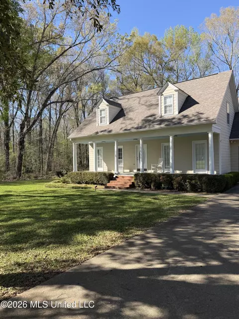 5 Windsong Ct, Natchez, MS 39120