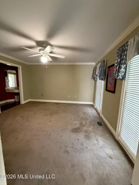 Living - 5 Windsong Ct, Natchez, MS 39120 photo 2 of 2