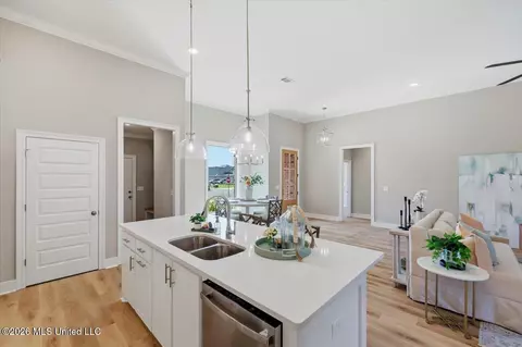Kitchen - 142 Palace Xing, Flowood, MS 39232 photo 4 of 5