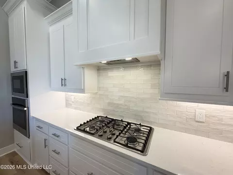 Kitchen - 142 Palace Xing, Flowood, MS 39232 photo 2 of 2