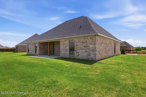 Exterior - 142 Palace Xing, Flowood, MS 39232 photo 4 of 5
