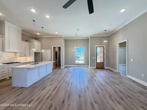 Living - 142 Palace Xing, Flowood, MS 39232 photo 3 of 3