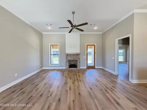 Living - 142 Palace Xing, Flowood, MS 39232 photo 2 of 3