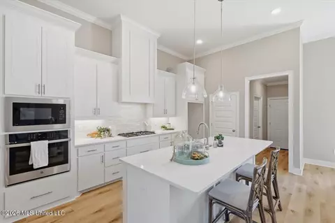 Kitchen - 142 Palace Xing, Flowood, MS 39232 photo 2 of 5