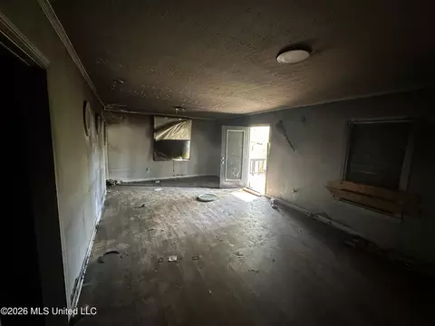 Living - 415 E Northside Dr, Jackson, MS 39206 photo 2 of 2