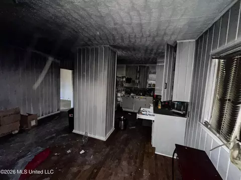 Entry Way - 415 E Northside Dr, Jackson, MS 39206 photo 1 of 5