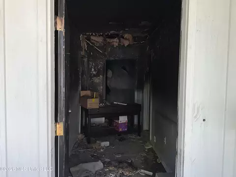 Entry Way - 415 E Northside Dr, Jackson, MS 39206 photo 4 of 5