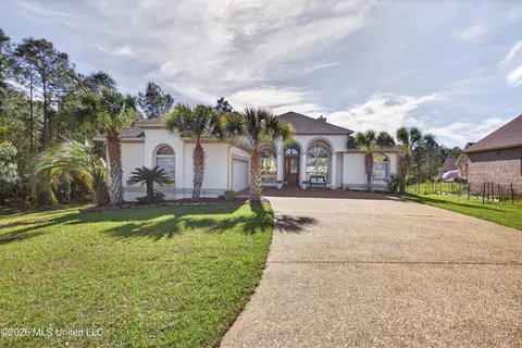 756 Troon Ct, Diamondhead, MS 39525