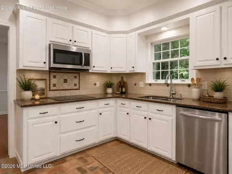 Kitchen - 1425 Fontaine Dr, Jackson, MS 39211 photo 3 of 3