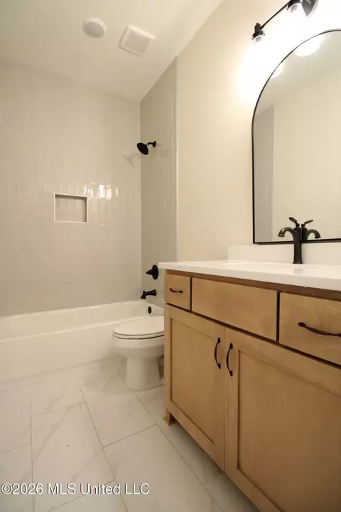 Bath - 4232 Brooke Dr, Nesbit, MS 38651 photo 4 of 5