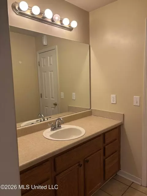 Bath - 705 Tatum Dr, Florence, MS 39073 photo 2 of 4