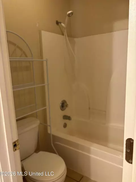 Bath - 705 Tatum Dr, Florence, MS 39073 photo 3 of 4