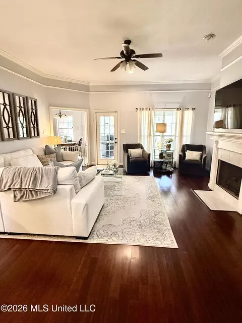 Living - 10 Estates Dr, Flowood, MS 39232 photo 5 of 5