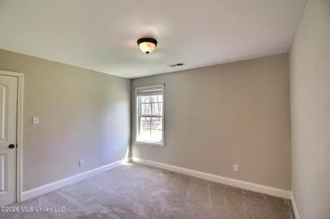 Bedroom - 4722 Alexander Rd, Olive Branch, MS 38654 photo 3 of 4