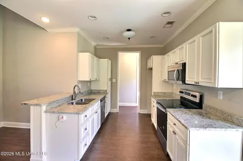 Entry Way - 4722 Alexander Rd, Olive Branch, MS 38654 photo 1 of 1