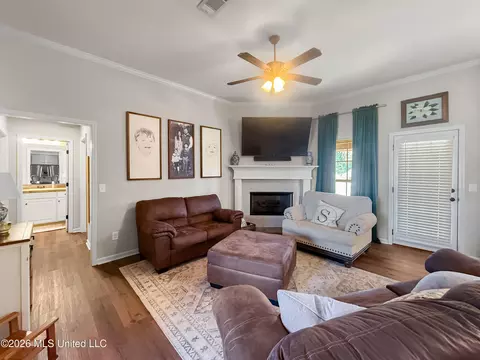 Living - 816 Ascham Ct, Pearl, MS 39208 photo 1 of 3