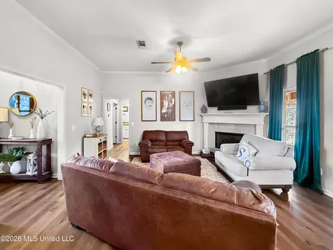 Living - 816 Ascham Ct, Pearl, MS 39208 photo 3 of 3
