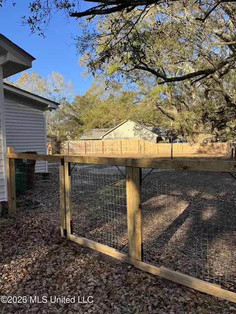5554 Daugherty Rd, Long Beach, MS 39560 photo 2