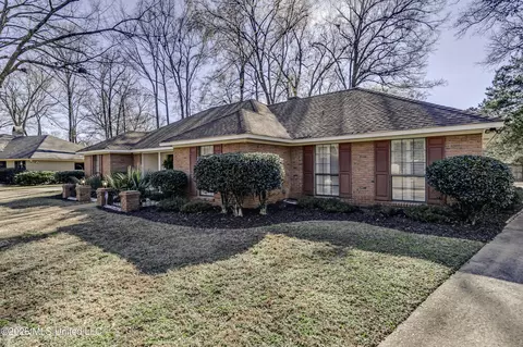 5379 Fairway St, Jackson, MS 39211
