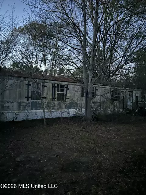 21438 Mcdowell Rd, Saucier, MS 39574