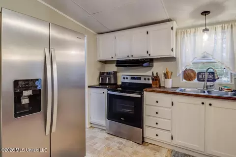 20210 Lennis Cuevas Rd, Saucier, MS 39574 photo 13