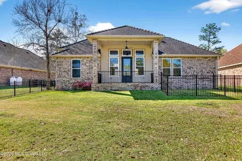 Exterior - 87116 Highpoint Dr, Diamondhead, MS 39525 photo 2 of 10