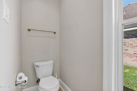 Bath - 87116 Highpoint Dr, Diamondhead, MS 39525 photo 4 of 5