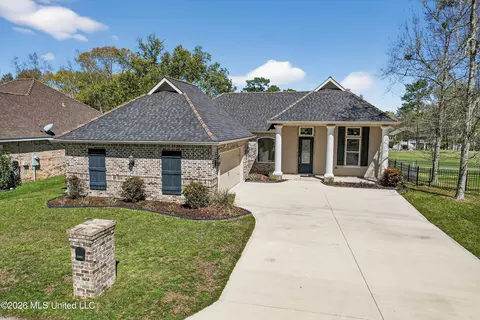 Exterior - 87116 Highpoint Dr, Diamondhead, MS 39525 photo 4 of 10