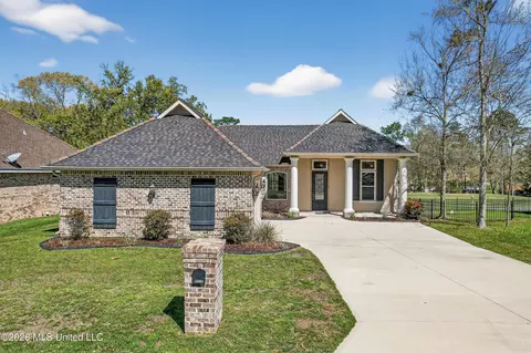 Exterior - 87116 Highpoint Dr, Diamondhead, MS 39525 photo 3 of 10