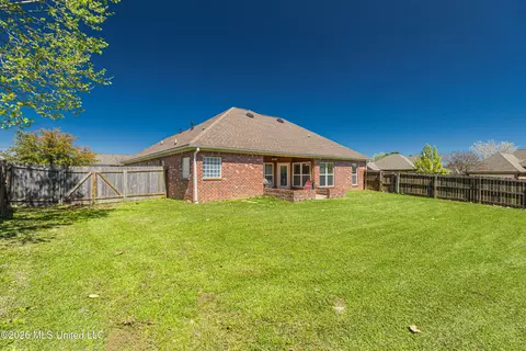 Exterior - 301 Spring Hill Pt, Brandon, MS 39047 photo 3 of 5