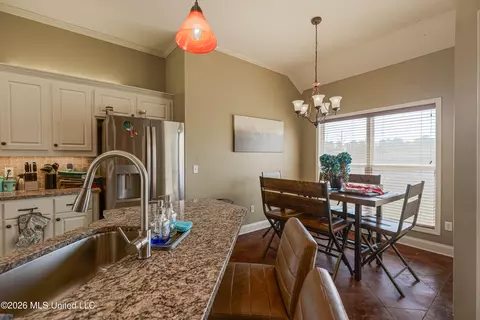 Dining - 301 Spring Hill Pt, Brandon, MS 39047 photo 1 of 2