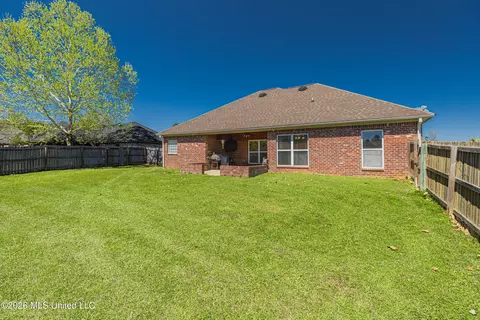 Exterior - 301 Spring Hill Pt, Brandon, MS 39047 photo 4 of 5