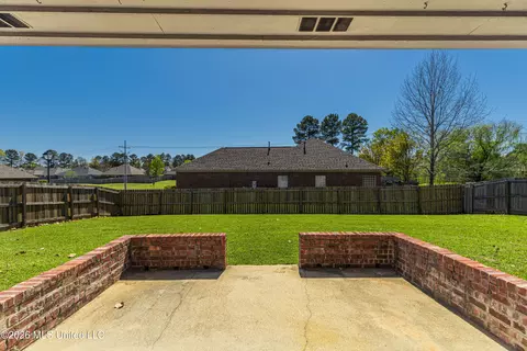 Exterior - 301 Spring Hill Pt, Brandon, MS 39047 photo 5 of 5
