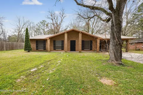 4933 Cottonwood Ln, Jackson, MS 39212