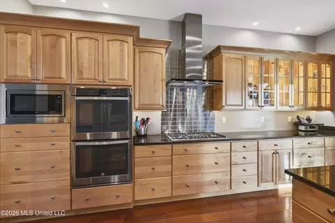 Kitchen - 3512 Celeste Ave, Moss Point, MS 39563 photo 4 of 6