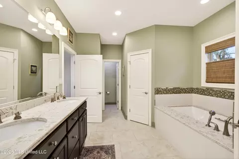 Bath - 3512 Celeste Ave, Moss Point, MS 39563 photo 4 of 5