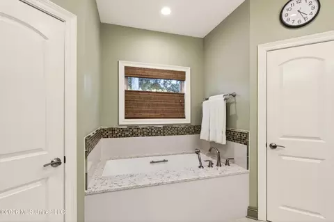 Bath - 3512 Celeste Ave, Moss Point, MS 39563 photo 3 of 5