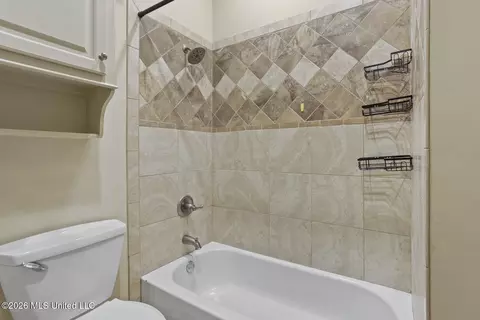 Bath - 606 Arbor Way, Brandon, MS 39047 photo 8 of 9