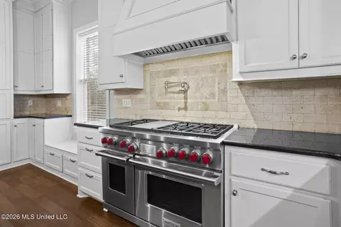 Kitchen - 606 Arbor Way, Brandon, MS 39047 photo 3 of 8